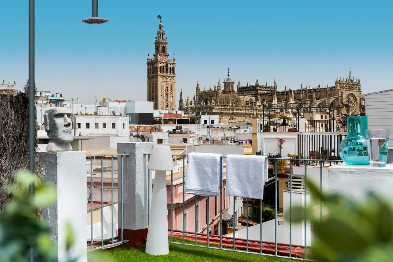 Monkeys Apartments Luxury Penthouse Cathedral & Terrace location
